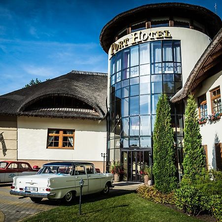 Port Hotel Ādaži Exteriér fotografie