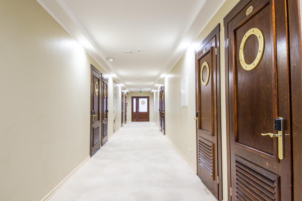 Port Hotel Ādaži Exteriér fotografie